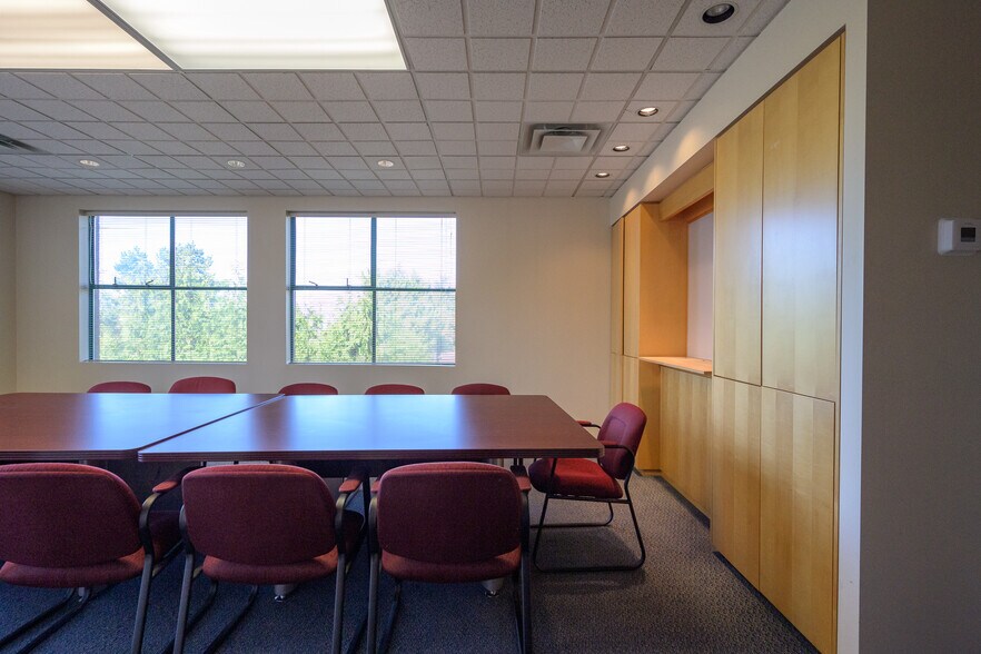 More Photos Of 1530 56th St, Delta Office For Lease