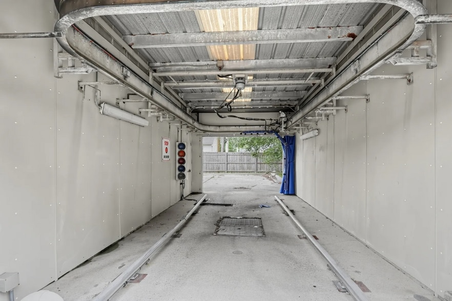 More Photos Of 602 Montgomery Rd, Montgomery Carwash For Sale