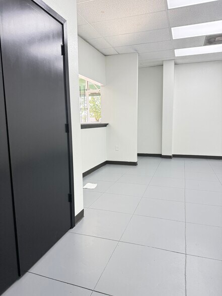 More Photos Of 2910 Antoine Dr, Houston Unknown For Lease