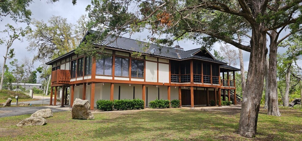 More Photos Of 1606 3rd Ave SE, Steinhatchee Lodge Meeting Hall For Sale