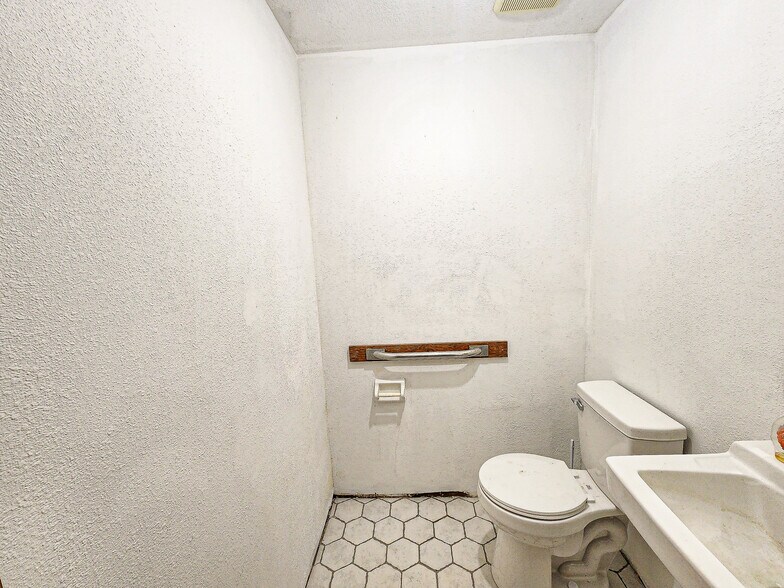 More Photos Of 11121 SE 53rd Ct, Belleview Medical For Sale