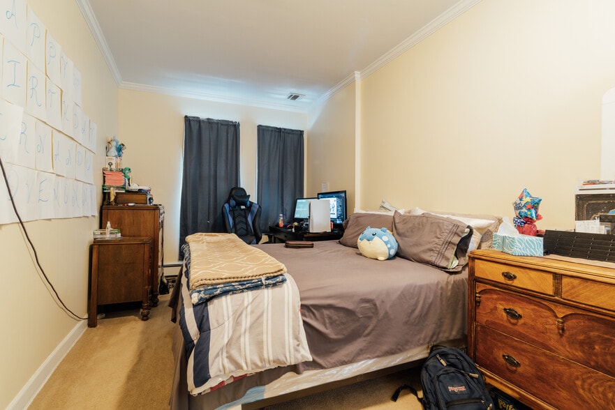 More Photos Of 804 Broadway, Bayonne Storefront Retail Residential For Lease