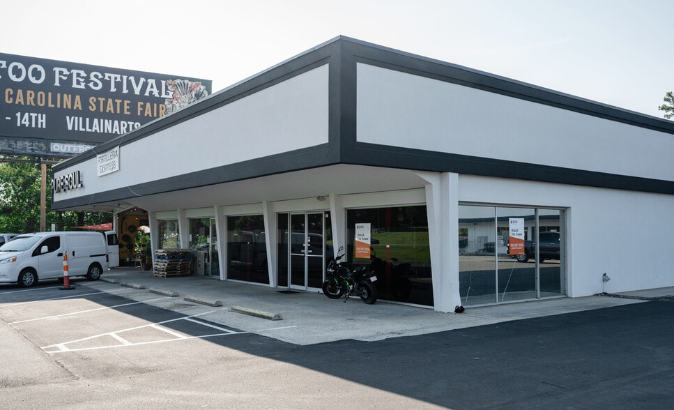 More Photos Of 4125 Durham Chapel Hill Blvd, Durham General Retail For Lease