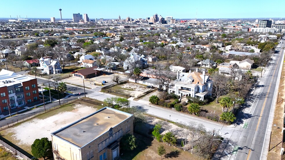 More Photos Of 1302 Grayson st, San Antonio Land For Lease