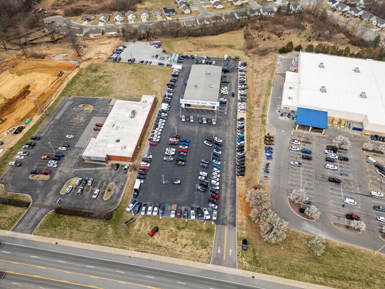 More Photos Of 3450 Tom Austin Hwy, Springfield Auto Dealership For Lease