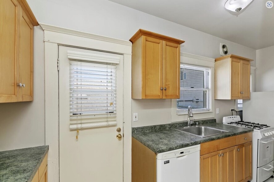 More Photos Of 625 E Broadway, Long Beach Apartments For Sale