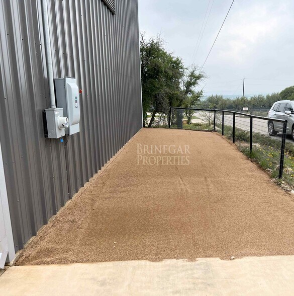 More Photos Of 133 Glosson Ranch Rd, Dripping Springs Warehouse For Sale