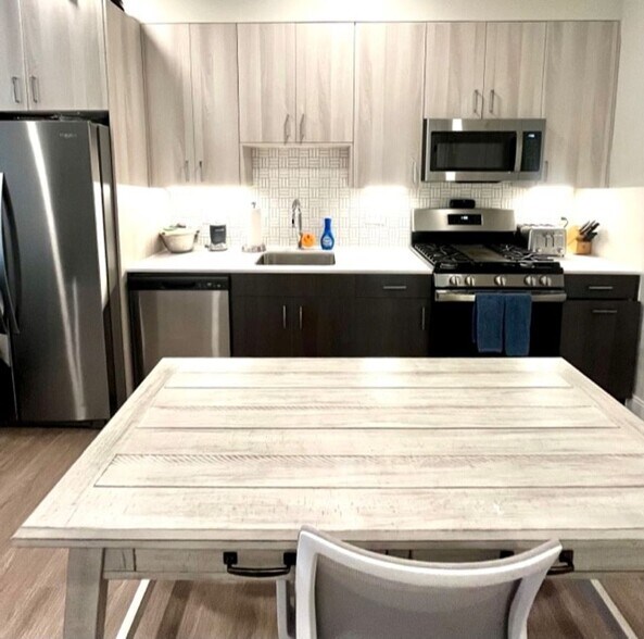 More Photos Of 340 Bremen St, Boston Apartments For Lease
