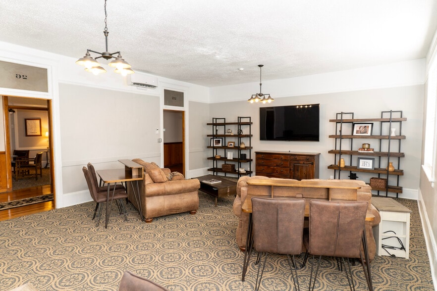 More Photos Of 425-431 Main St, Canon City Storefront For Lease