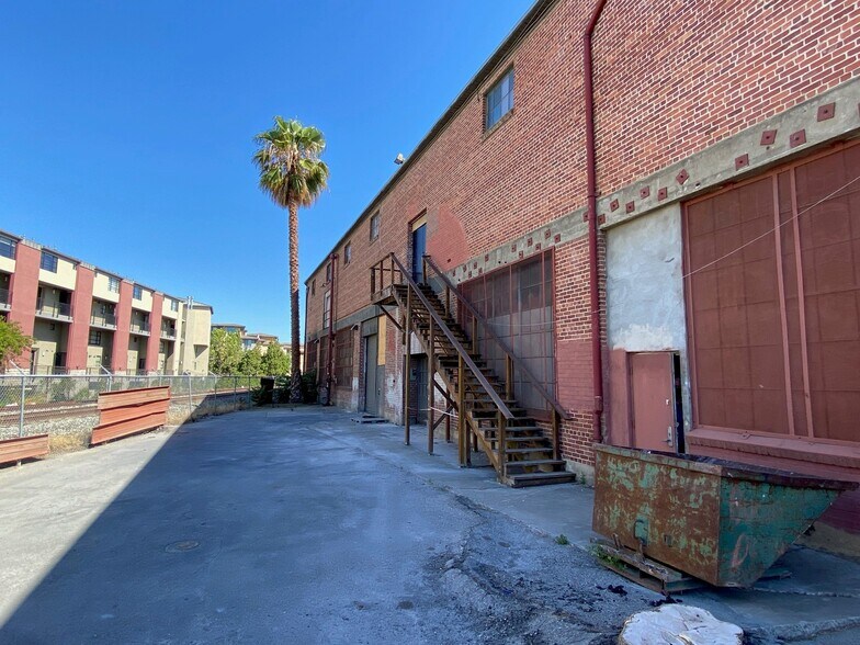 More Photos Of 385-395 E Taylor St, San Jose Warehouse For Lease