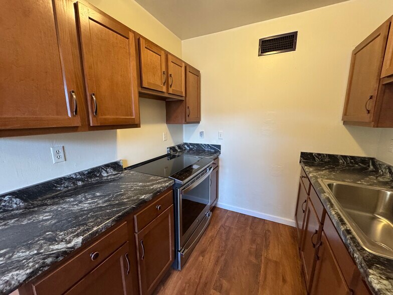 More Photos Of 1518 E Hedrick Dr, Tucson Apartments For Sale