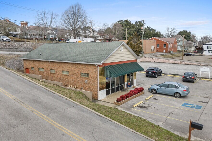 More Photos Of 501 N Oak St, Sweetwater Office For Sale