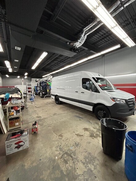 More Photos Of 49 E Industry Ct, Deer Park Warehouse For Lease