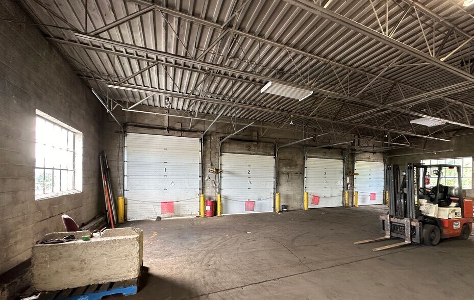 More Photos Of 56 Niagara Stone Rd, Pelham Warehouse For Sale