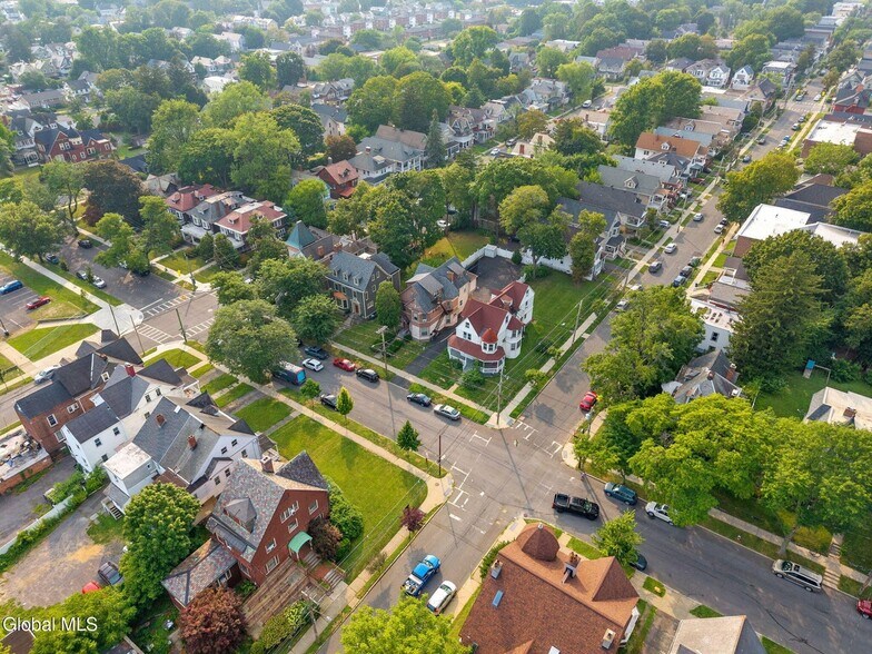 More Photos Of 113 S Lake Ave, Albany Apartments For Sale