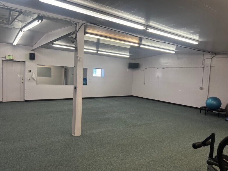 More Photos Of 633 Kimbark St, Longmont Storefront Retail Office For Lease