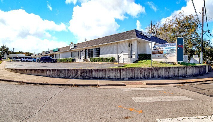 More Photos Of 1012 N Davis Dr, Arlington Storefront For Lease