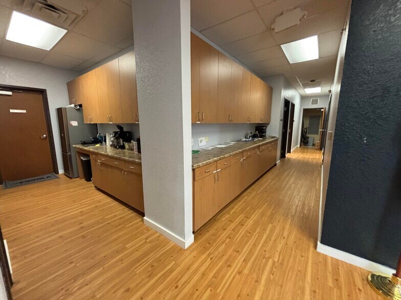 More Photos Of 6724 Guada Coma Dr, Schertz Warehouse For Lease