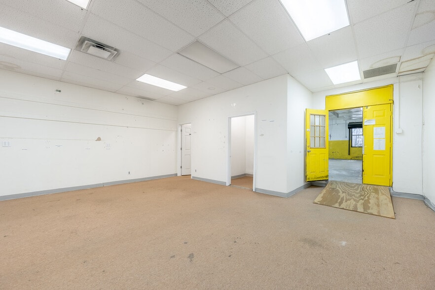 More Photos Of 38-31 Crescent St, Long Island City Warehouse For Lease