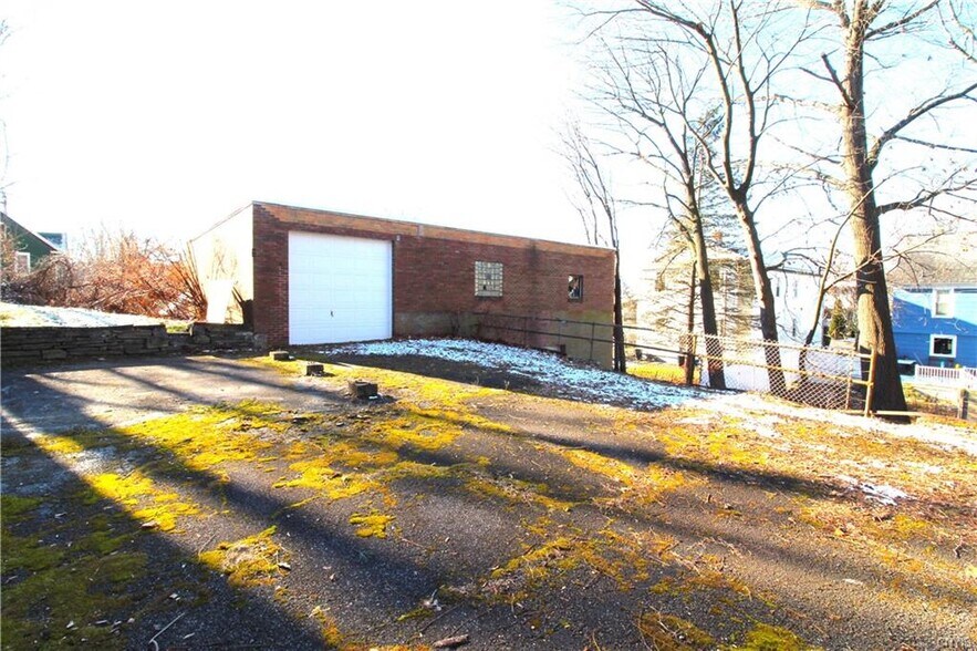 More Photos Of 41 Howard Ave, Binghamton Office Residential For Lease