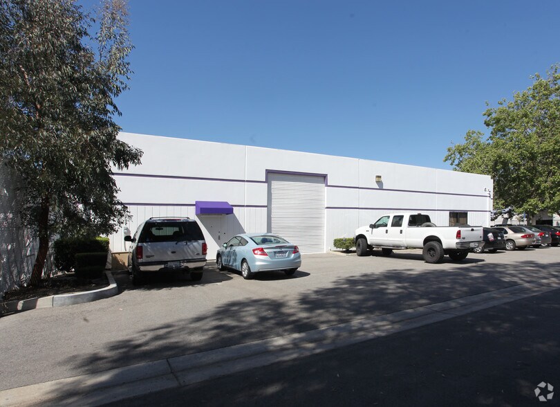 More Photos Of 4485 Runway St, Simi Valley Warehouse For Lease