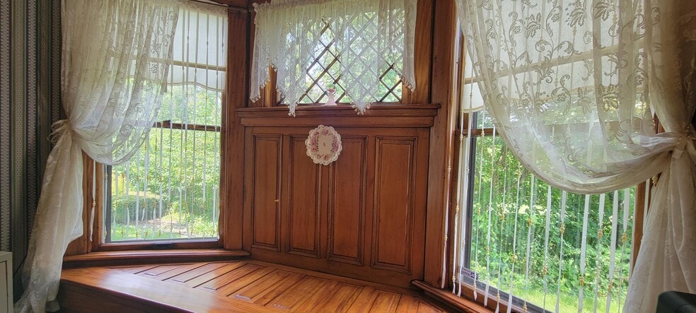 More Photos Of 3030 Michigan St, South Bend Office For Sale