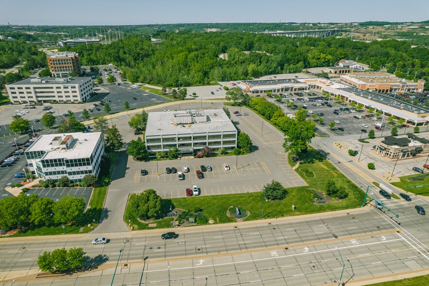 More Photos Of 6701 Rockside Rd, Independence Medical For Lease