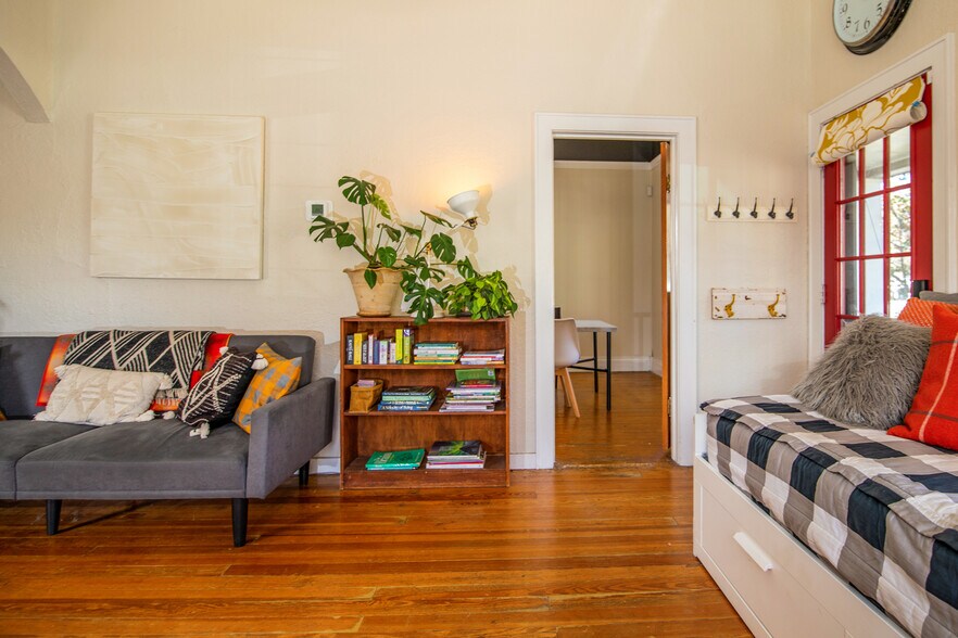More Photos Of 100 W Cleveland St, Lafayette Loft Creative Space For Sale
