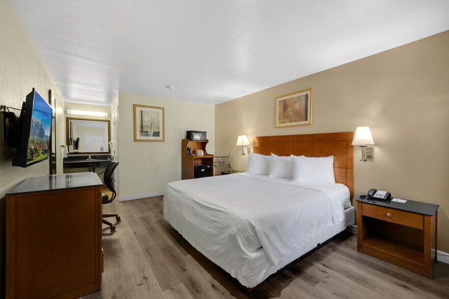More Photos Of 2625 W Florida Ave, Hemet Hotel For Sale