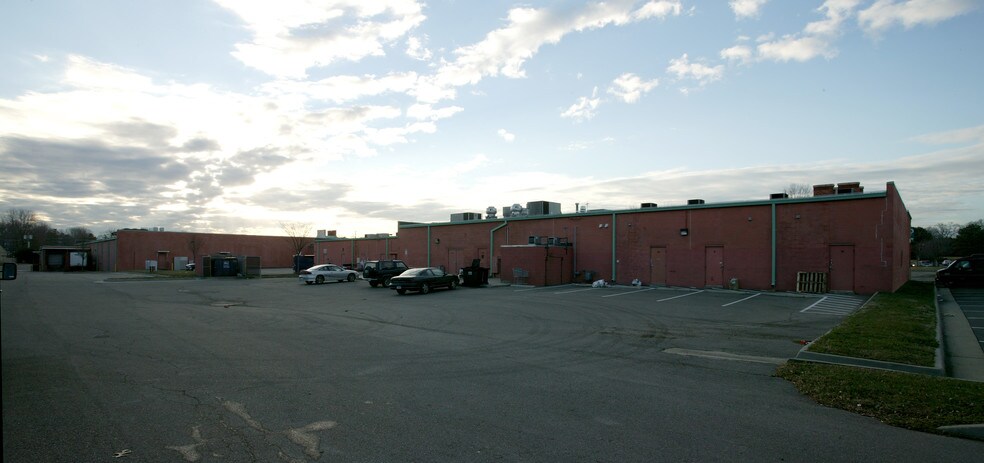 More Photos Of 9502 Chamberlayne Rd, Mechanicsville Unknown For Lease