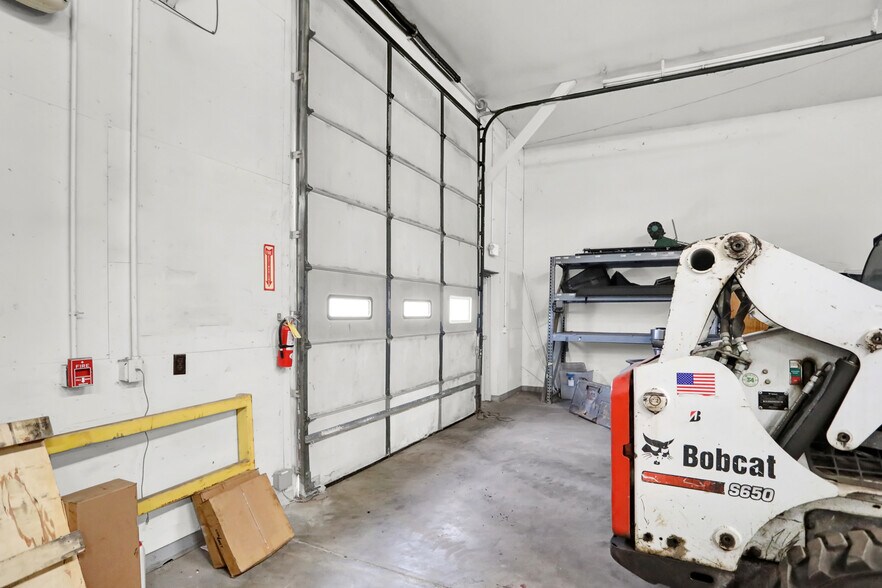 More Photos Of 1116 W County Road 450 N, Brazil Truck Terminal For Lease