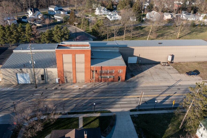 Primary Photo Of 203 E Adrian St, Blissfield Manufacturing For Sale