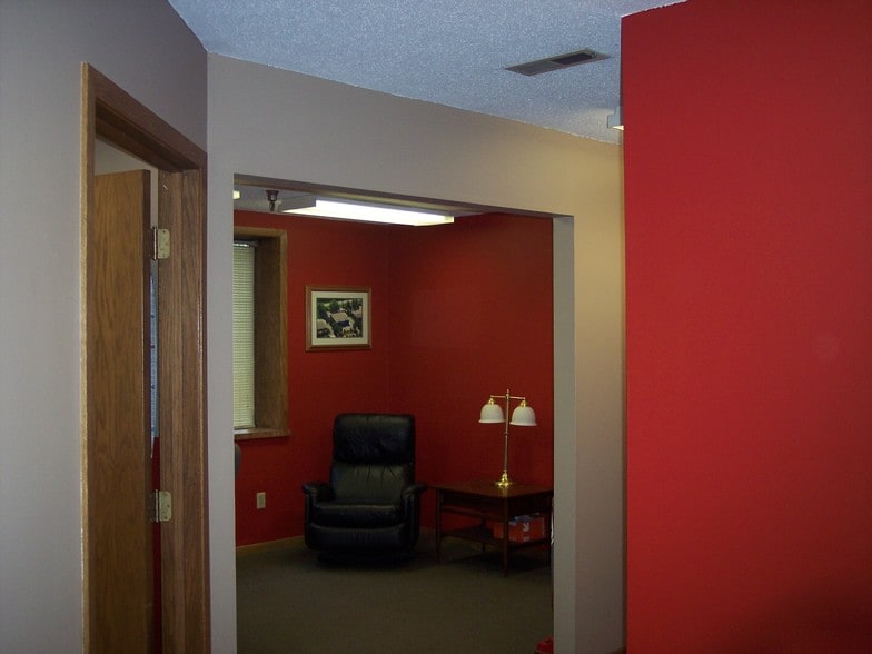 More Photos Of 9141-9159 NE Isanti St, Blaine Warehouse For Lease