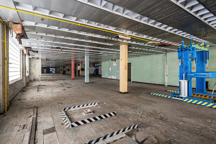 More Photos Of 3100-3104 N 17th St, Philadelphia Industrial For Sale