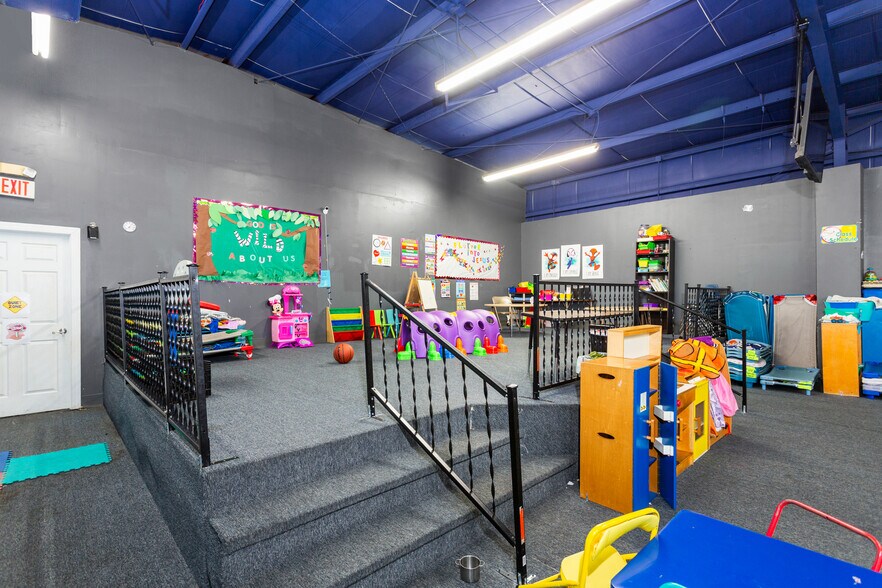 More Photos Of 702 Wilmer Ave, Anniston Office For Sale