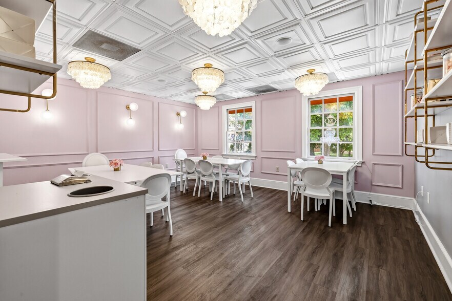 More Photos Of 3 E Market St, Leesburg Office For Sale