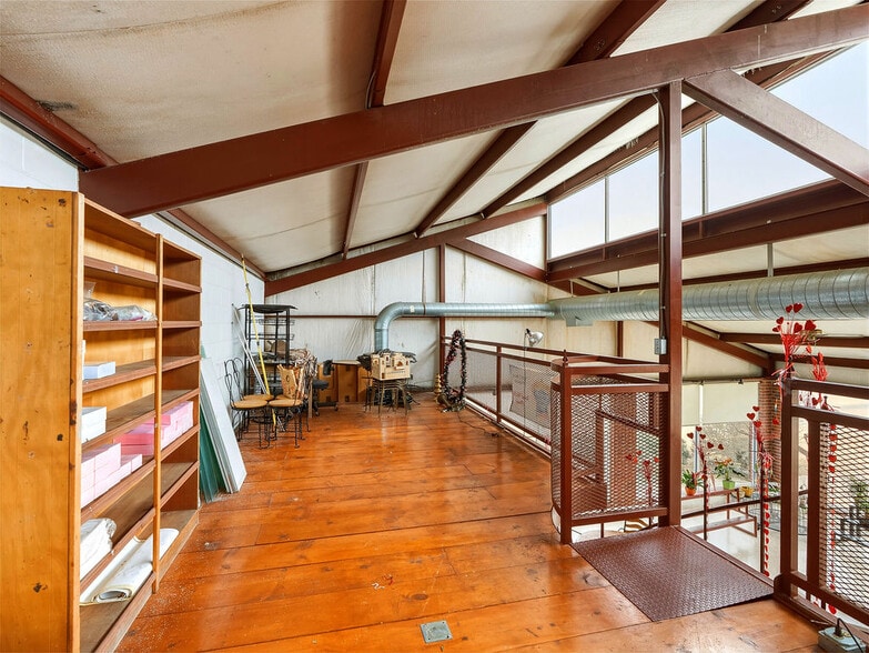 More Photos Of 530 N Mississippi Ave, Ada Freestanding For Sale