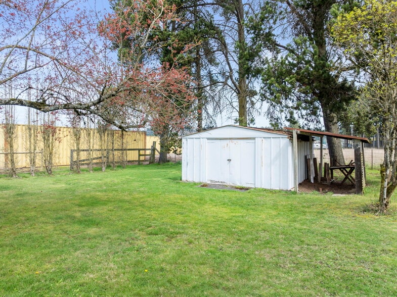 More Photos Of 1553 Bishop Rd, Chehalis Flex For Sale