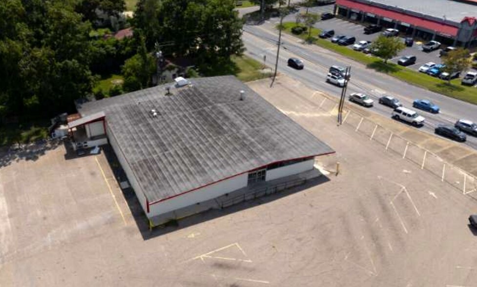 More Photos Of 1919 S Oates St, Dothan Freestanding For Sale