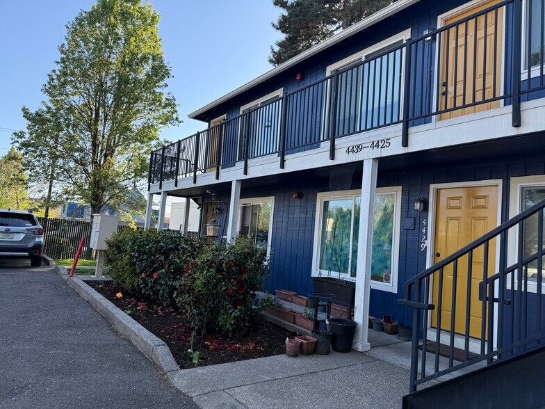 More Photos Of 4425 SE 26TH Ave, Portland Apartments For Sale