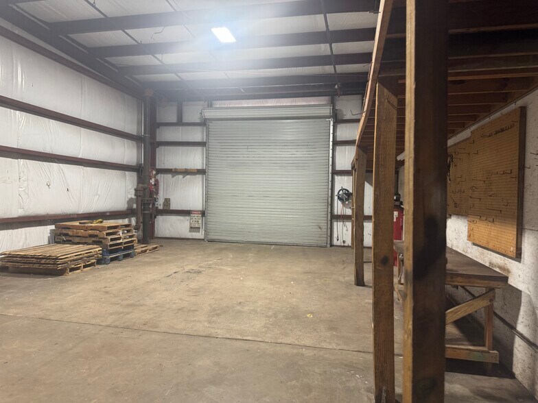 More Photos Of 205 Edgar St, Atlantic Beach Warehouse For Lease