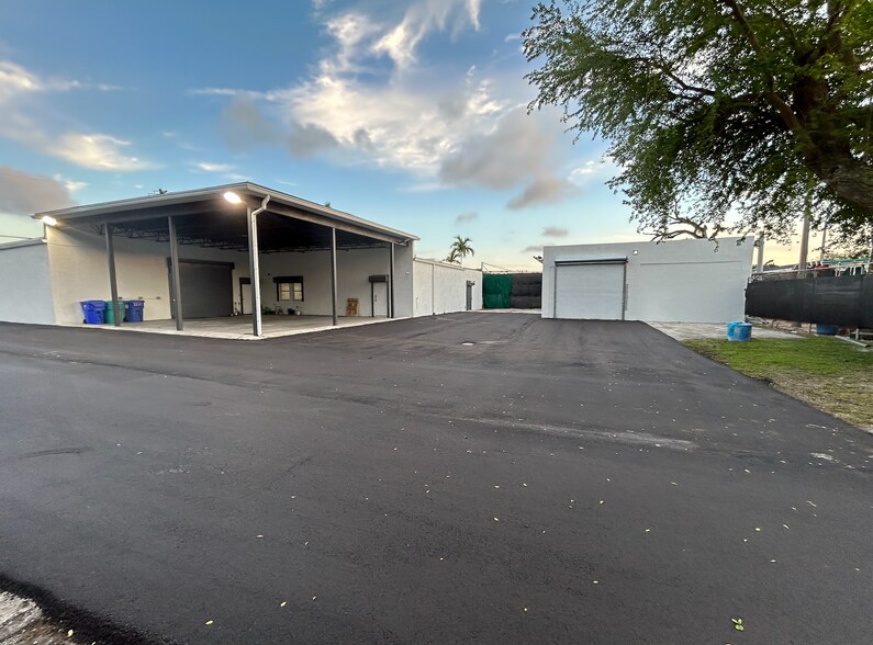 More Photos Of 197-199 NW 79th St, Miami Showroom For Lease
