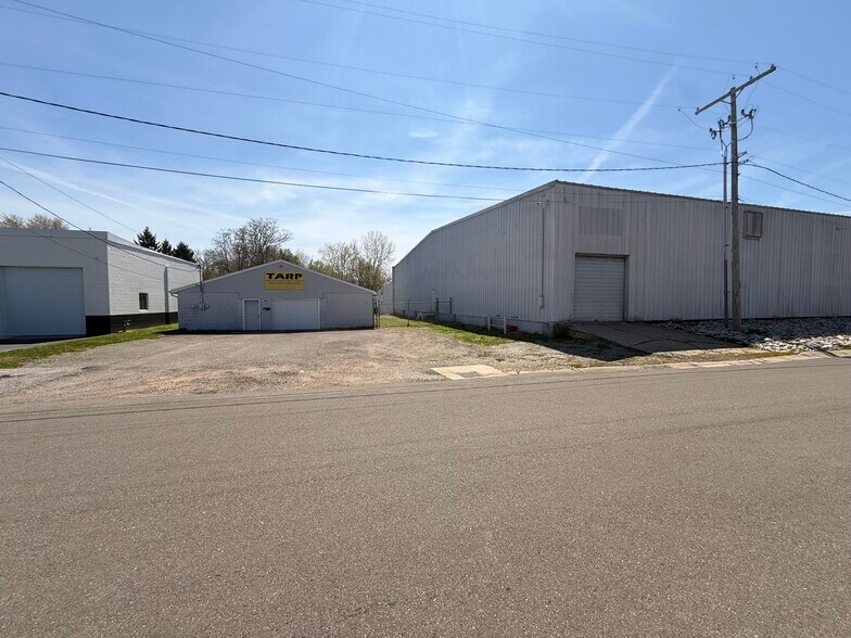 More Photos Of 211 Province St, Franklin Manufacturing For Lease