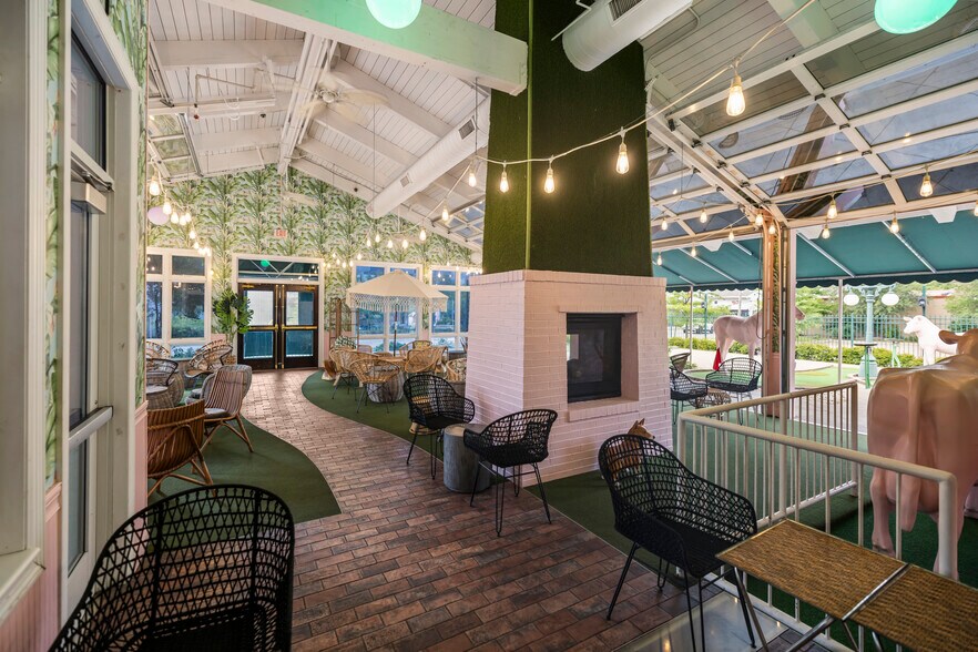 More Photos Of 2501 & 2519 Marshall St NE, Minneapolis Restaurant For Sale
