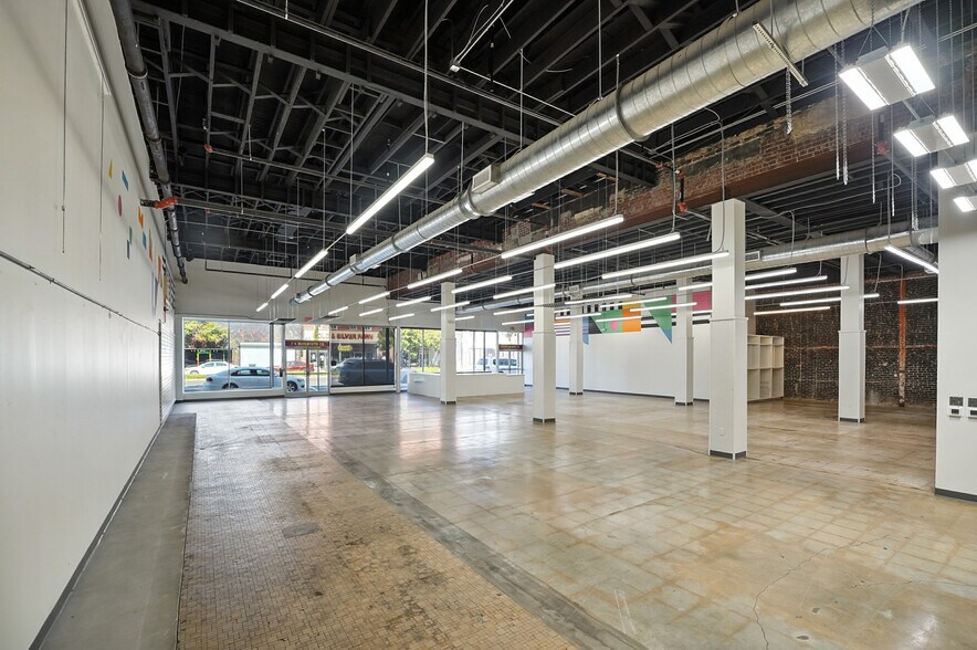 More Photos Of 1729-1731 N Main St, Jacksonville Storefront For Lease