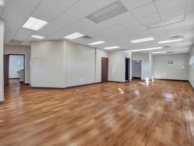 More Photos Of 2628 Matlock Rd, Arlington Medical For Sale