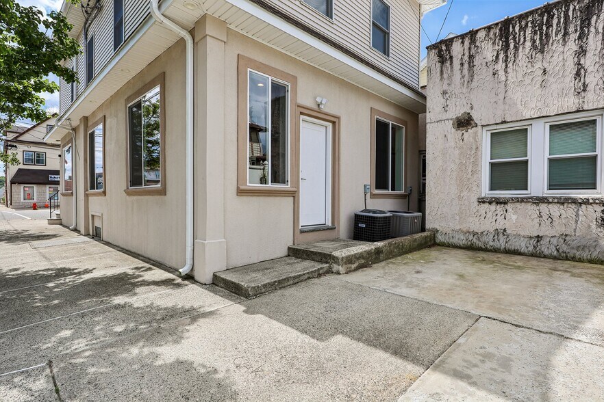 More Photos Of 63 Union Blvd, Wallington Office For Lease