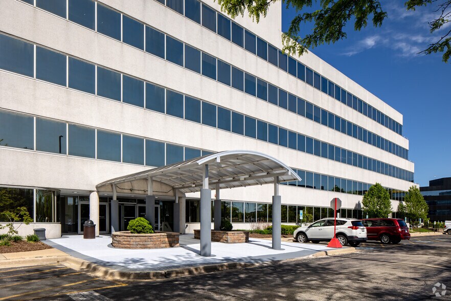 More Photos Of 1100 E Woodfield Rd, Schaumburg Office For Lease