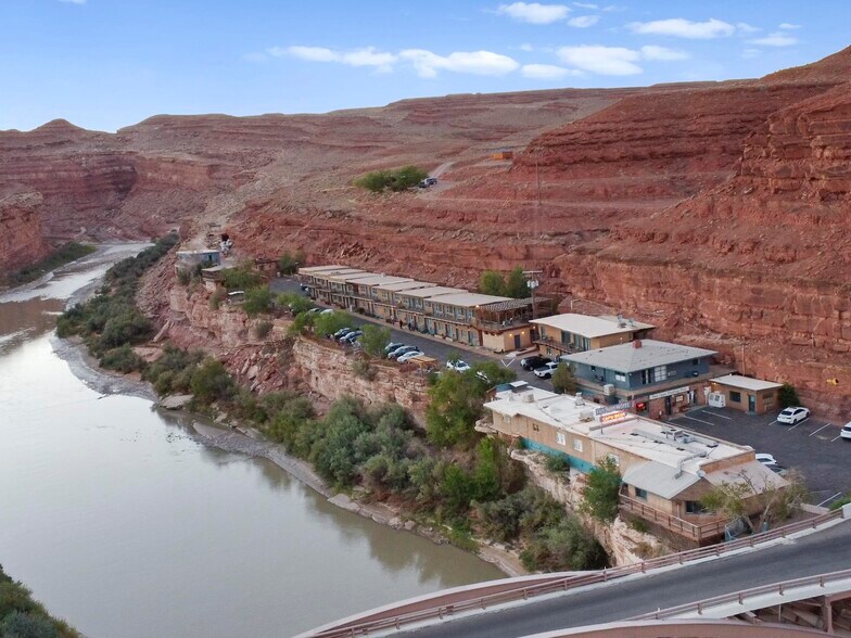 More Photos Of US 163 & San Juan River, Mexican Hat Hotel For Sale