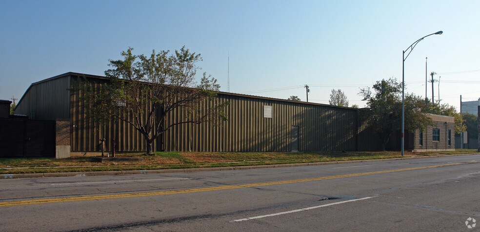 More Photos Of 1605 Western Ave, Cincinnati Warehouse For Lease
